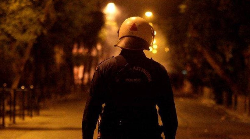 Επιθέσεις με μολότοφ και πέτρες εναντίον διμοιρίας των ΜΑΤ στα Εξάρχεια